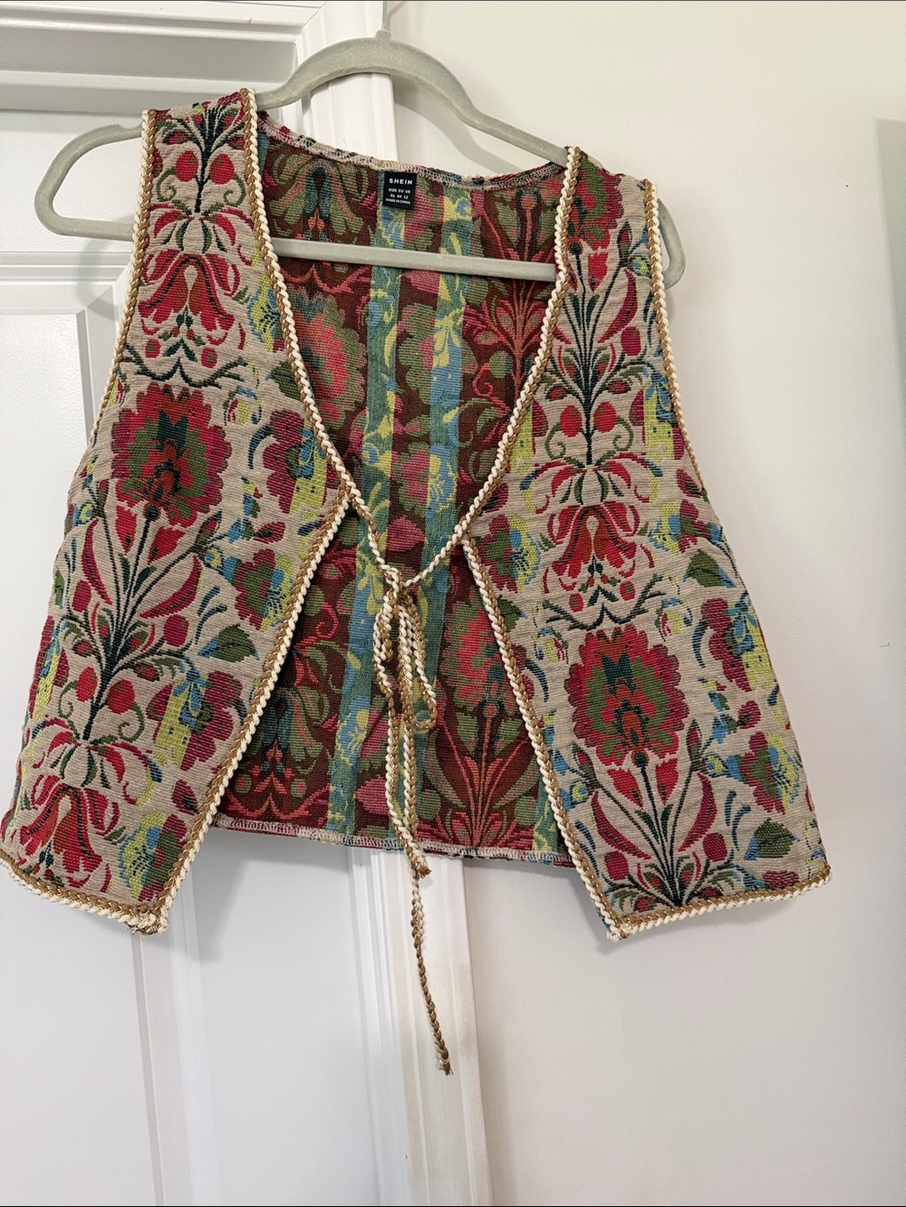 SHEIN Multicolor Floral Tapestry Vest - Cream, Red, Green, Blue